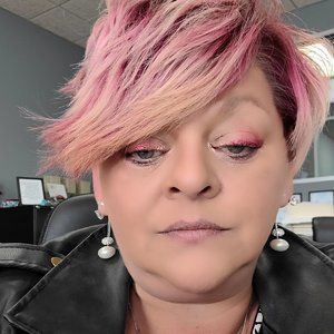 Meet your Posher, Katina